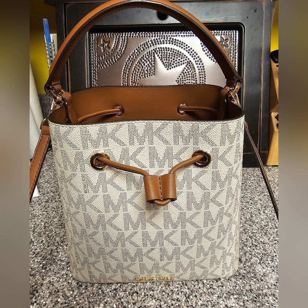 Michael Kors bucket bag